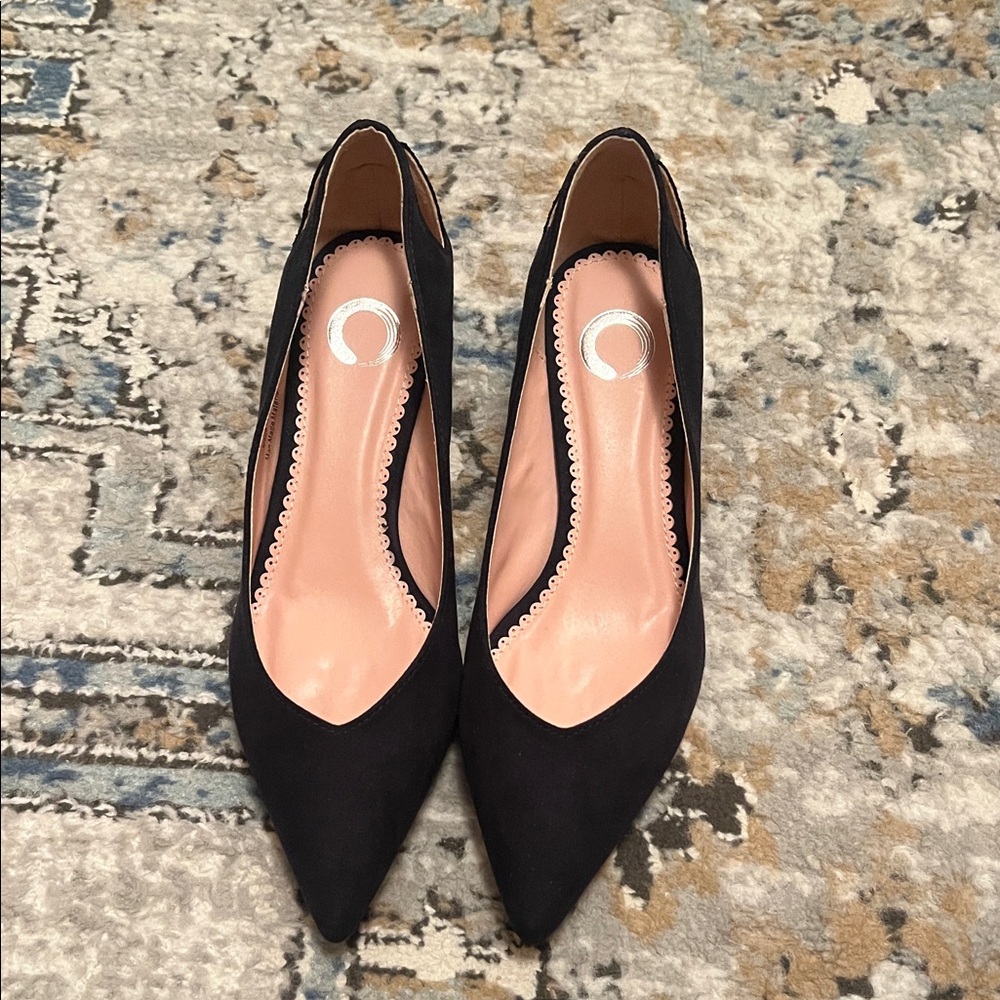 Journee Collection Navy Pointed Heels